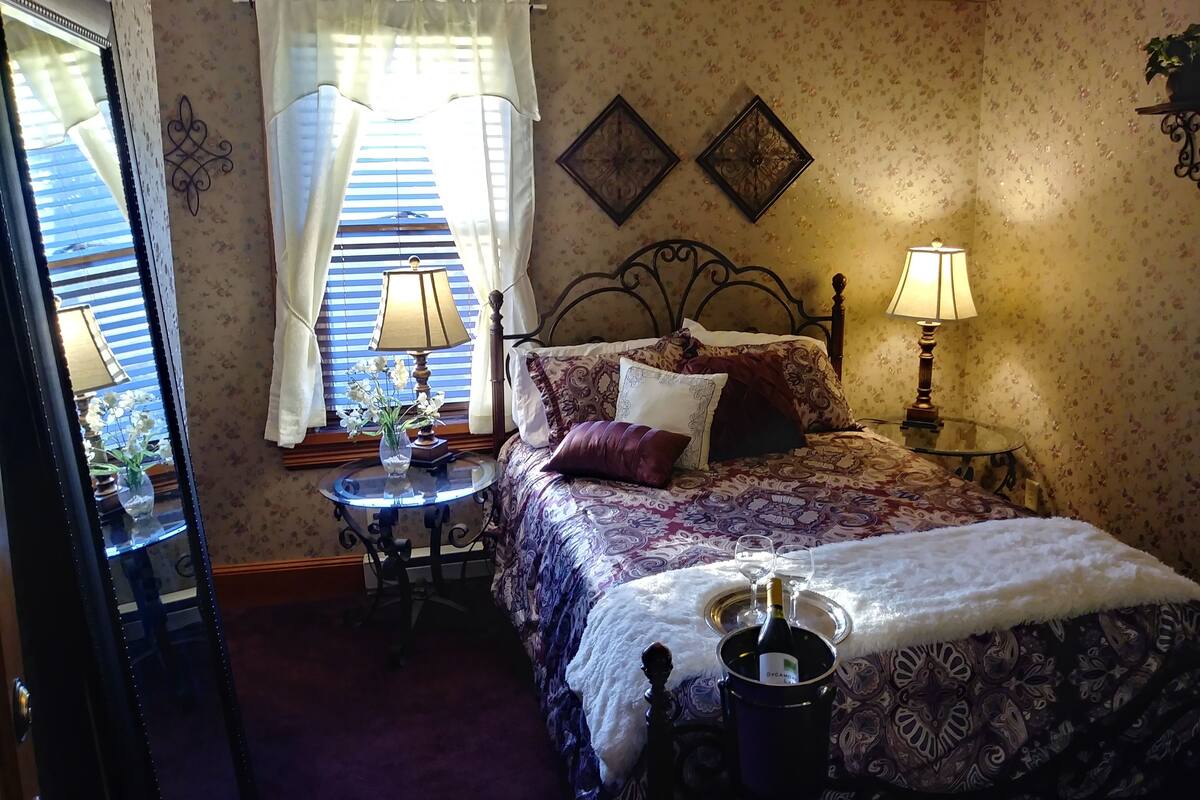 Miss Lilly's Room (306)