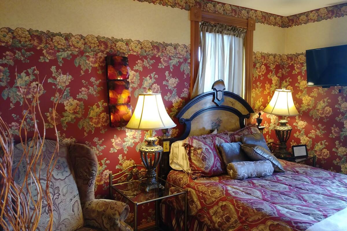Miss Amy's Room (307)