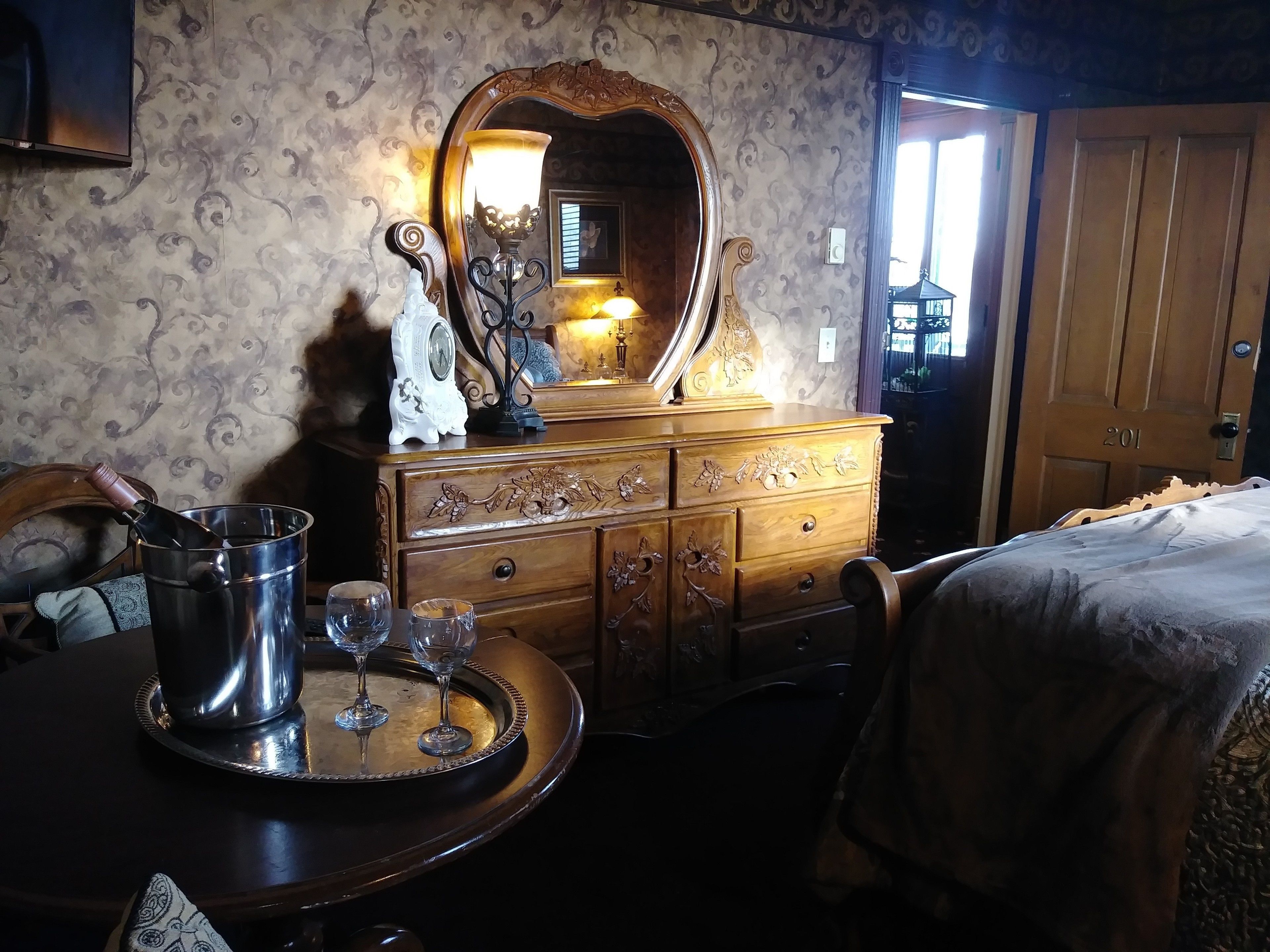 chef bob's suite (201) | individually decorated, individually furnished, iron/ironing board