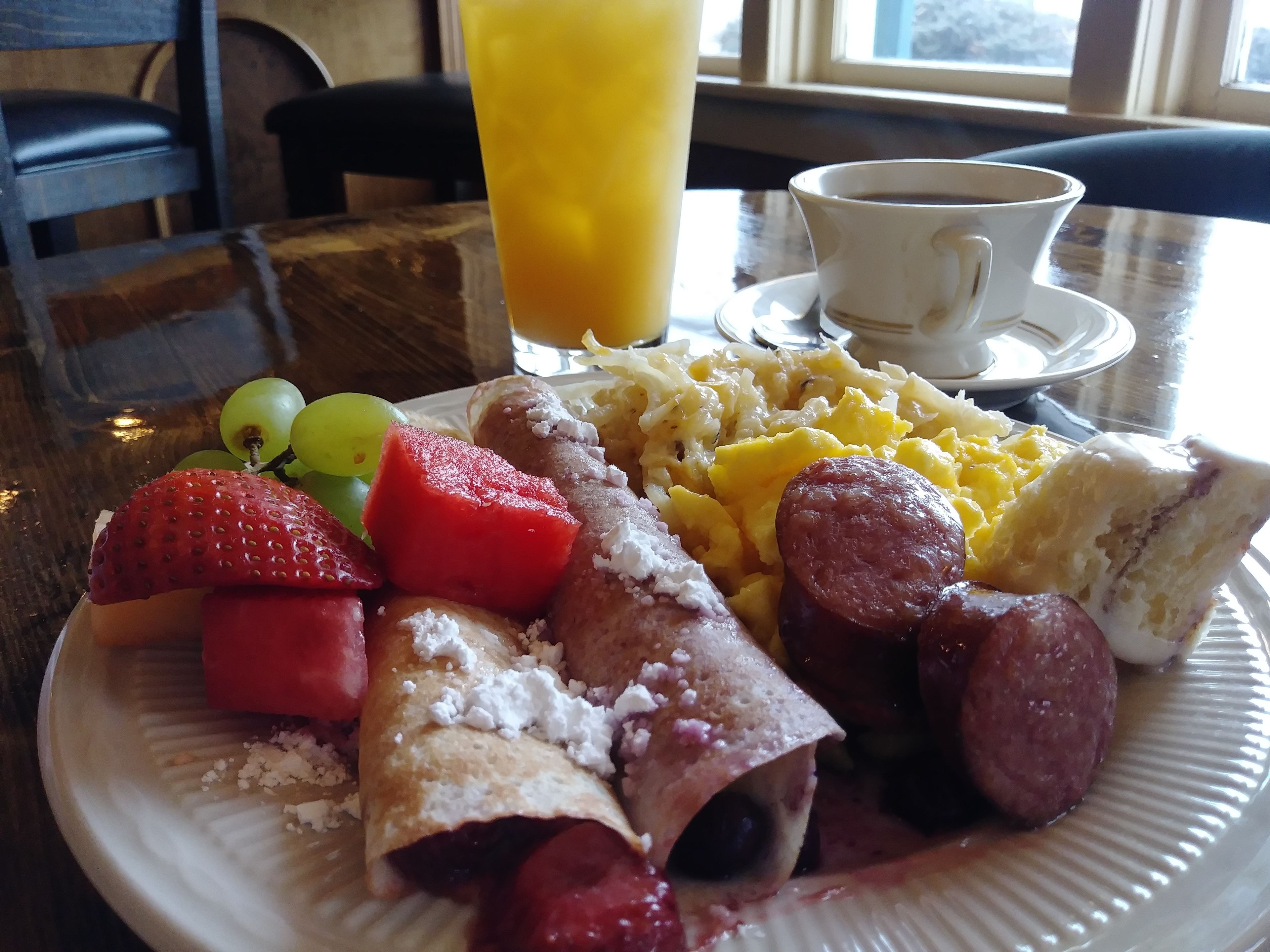 daily cooked-to-order breakfast for a fee