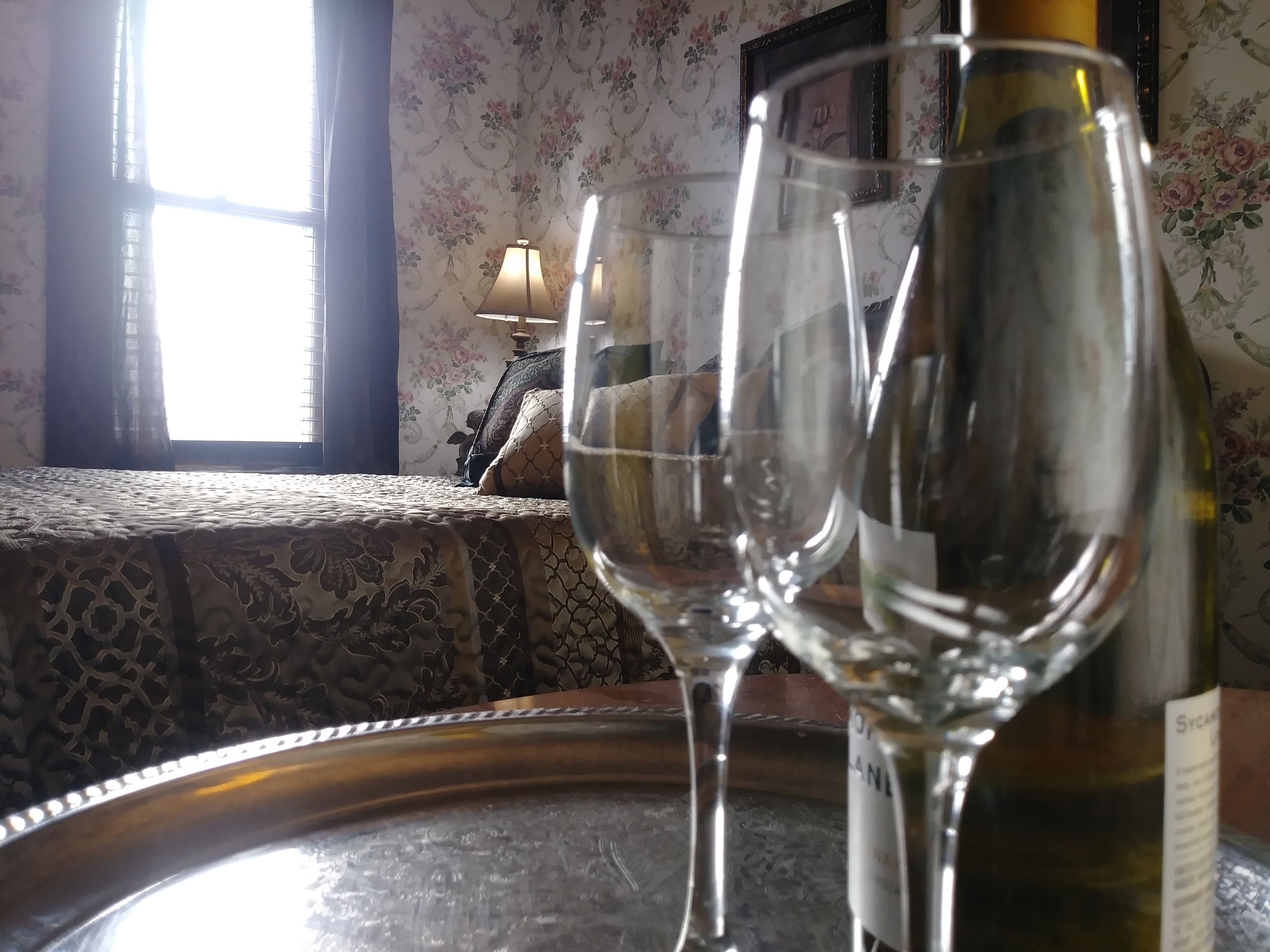 julia b's room (202) | room amenity