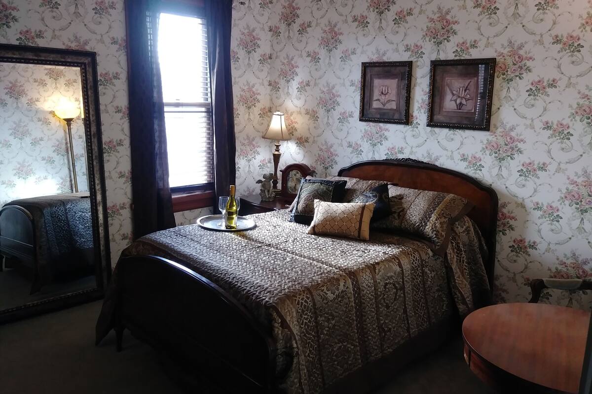 Julia B's Room (202)