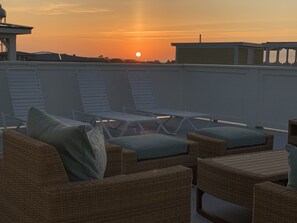 Property grounds - 2 Rooftop decks, pool/elevator. Downtown IOP, 1 blk from beach. Pet friendly! (Isle of Palms)