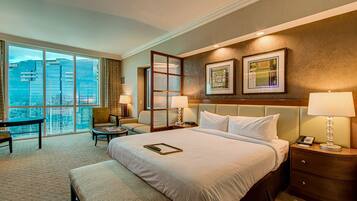 2 bedrooms, in-room safe, desk, iron/ironing board