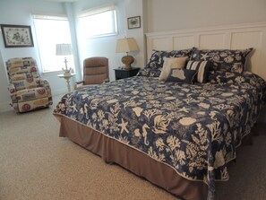 4 bedrooms, desk, iron/ironing board, free WiFi