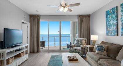 GULF FRONT MASTER BEDROOM AND LIVING ROOM DIRECTLY ON THE BEACH!