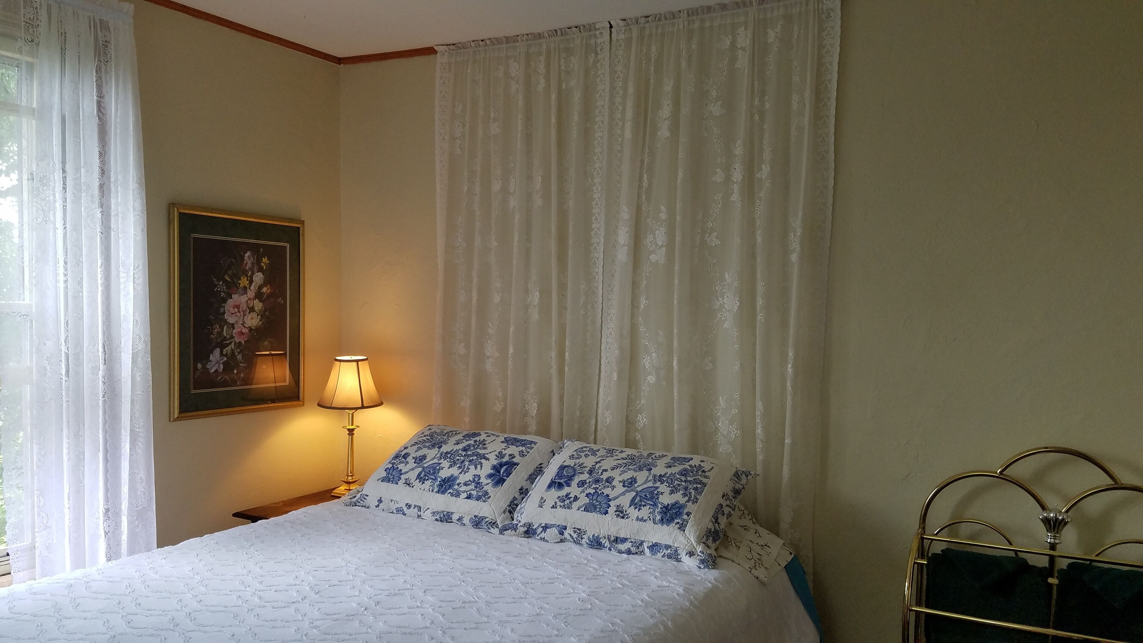 Gold room, second floor