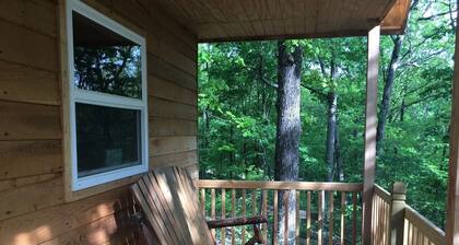 Cozy little cabin in our little woodland village - access to the pond & meadow