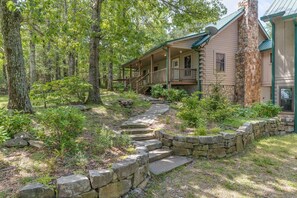 Exterior - Skyview | Mountaintop Cabin with Grand Views | TIEC access. (Columbus)