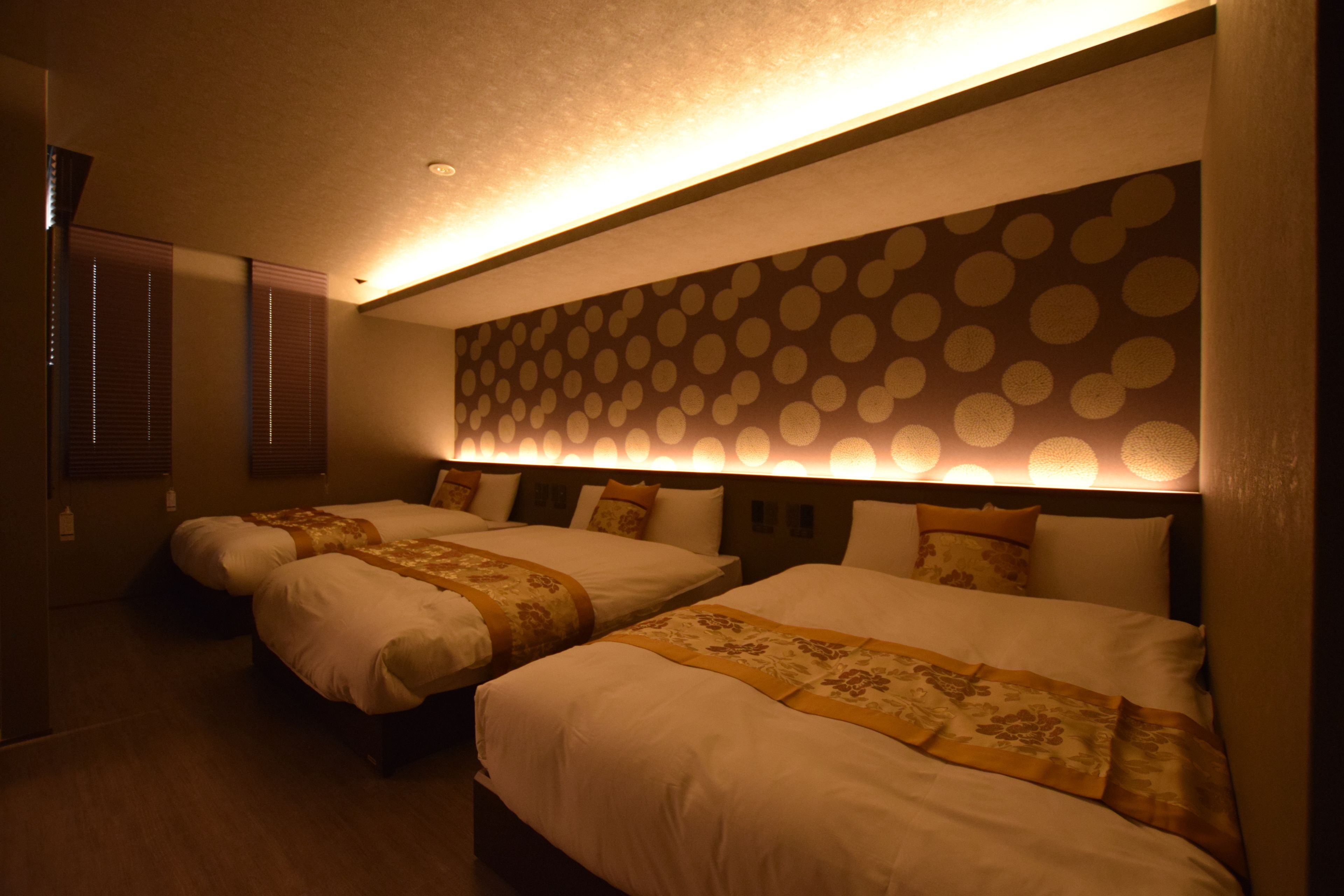 Free WiFi, bed sheets