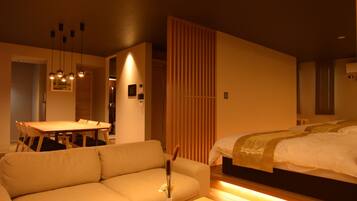 Family Room (201) | Living area | Flat-screen TV