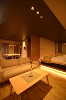 家庭房 (201) | 起居区 | 平板电视