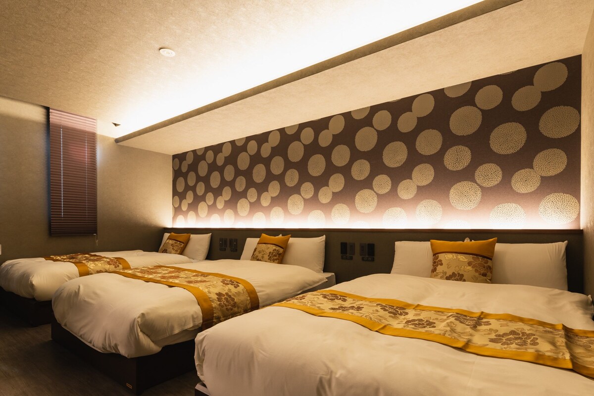 WiFi (free), bed sheets