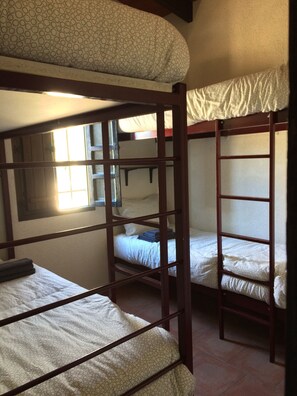 1 غرفة نوم وواي فاي مجانًا وملاءات أسرّة وتسهيلات لدخول الكراسي المتحركة