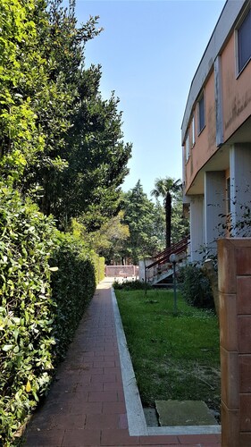 At the writer's house - To the writer's house