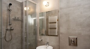Studio Suite, 1 Queen Bed, Balcony (Glogowska 39/5/01) | Bathroom - Very Berry Apartments  Głogowska 39 (Poznan)