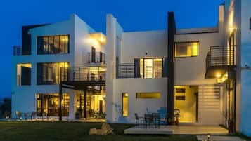 Deluxe Double Room | Blackout drapes, free WiFi, bed sheets