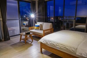 华丽双人房 | 遮光窗帘、免费 WiFi、床单