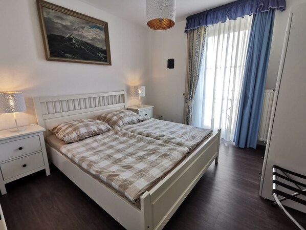 2 室のベッドルーム、WiFi