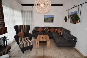 Unclassified image, 4 of 11, button