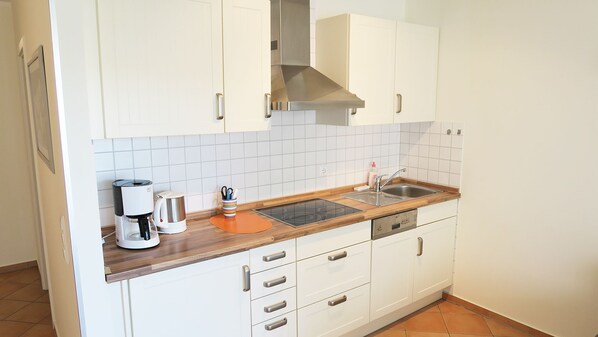 Kühlschrank, Mikrowelle, Geschirrspüler