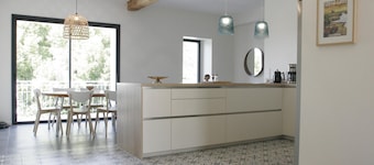 Charming house recently renovated for 15 persons.