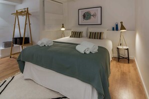 3 dormitorios, tabla de planchar con plancha, wifi gratis y ropa de cama