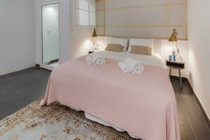 3 dormitorios, tabla de planchar con plancha, wifi gratis y ropa de cama
