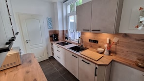 Køleskab, mikrobølgeovn, ovn, opvaskemaskine