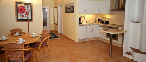 Réfrigérateur, micro-ondes, four, lave-vaisselle