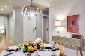 Dining - Sweett | Gothic IV - Three Bedroom Apartment, Sleeps 8 (Barcelona)