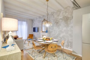 Dining - Sweett | Gothic IV - Three Bedroom Apartment, Sleeps 8 (Barcelona)