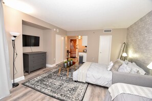 1 makuuhuone, tallelokero huoneessa, silitysrauta/-lauta, Wi-Fi