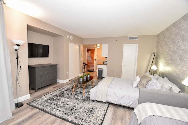 1 bedroom, in-room safe, iron/ironing board, WiFi