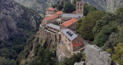 Loft en pierre vue panoramique sur montagnes