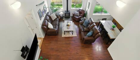 Smart TV, fireplace, books