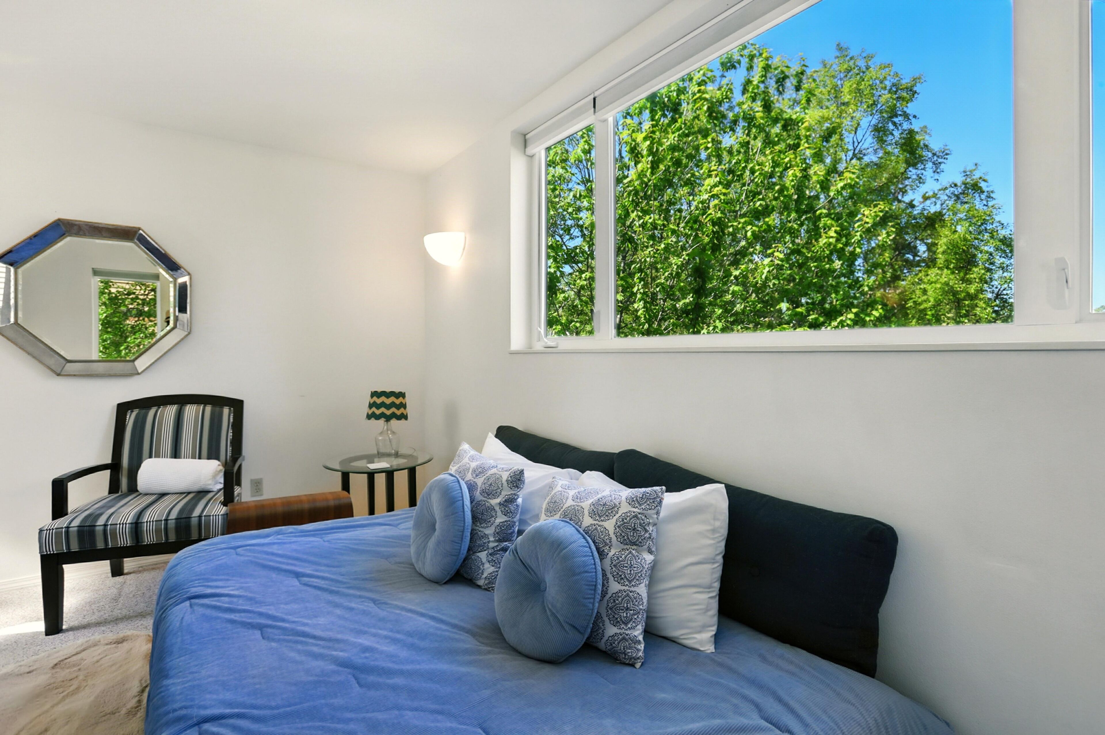 3 bedrooms, in-room safe, desk, iron/ironing board