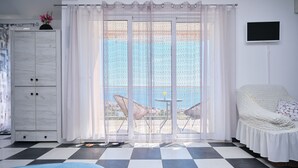 Deluxe Apartment, 1 Bedroom, Balcony, Sea View | Living room - Seaview Apartment Kia by Litto (Podstrana)