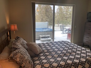 2 bedrooms, desk, iron/ironing board, free WiFi
