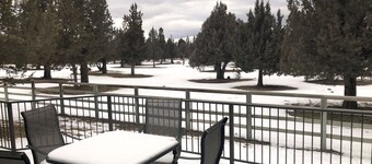 Fabulous Eagle Crest Resort Juniper Meadow, Private Hot Tub, Golf Course, Pool