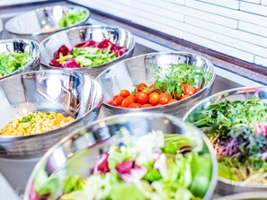 Tägliches Frühstücksbuffet gegen Gebühr