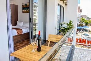 高级双人房, 公园景观 | 迷你吧、客房内保险箱、办公桌、熨斗/熨板