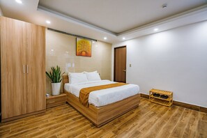 Standard-Doppelzimmer | Minibar, Zimmersafe, Schreibtisch, Bügeleisen/Bügelbrett