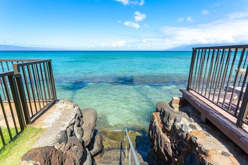 Deep discount: Insane views! Hear the waves crash!