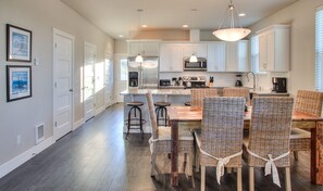 Fridge, microwave, oven, stovetop - Beach Tripping - Oyhut Bay Seaside Village (Ocean Shores)