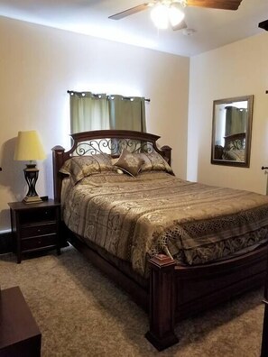 1 bedroom, iron/ironing board, WiFi, bed sheets - Heart of Joseph. Very Private and Cozy. (Joseph)