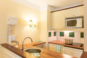 Fridge, microwave, stovetop, dishwasher - T3 on golf Pinsolle, with swimming pool, exceptional setting! (Soustons)