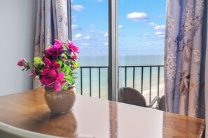 Interior - Renovated Modern Oceanfront Studio! Palace 2305 (Myrtle Beach)