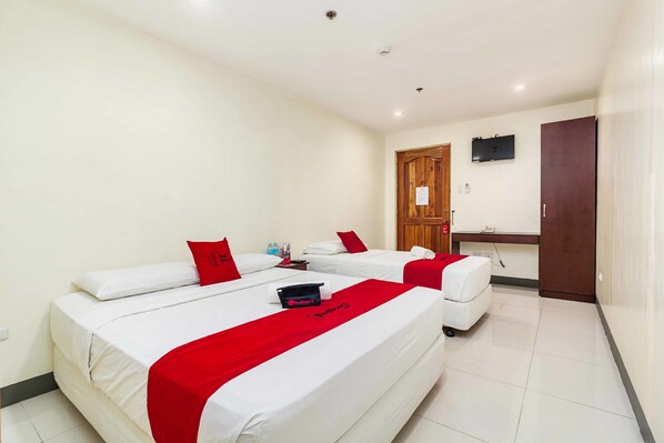 Deluxe Twin Room | Desk, free WiFi