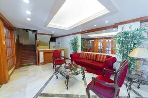 Lobby - RedDoorz @ The Manor Davao (Davao)